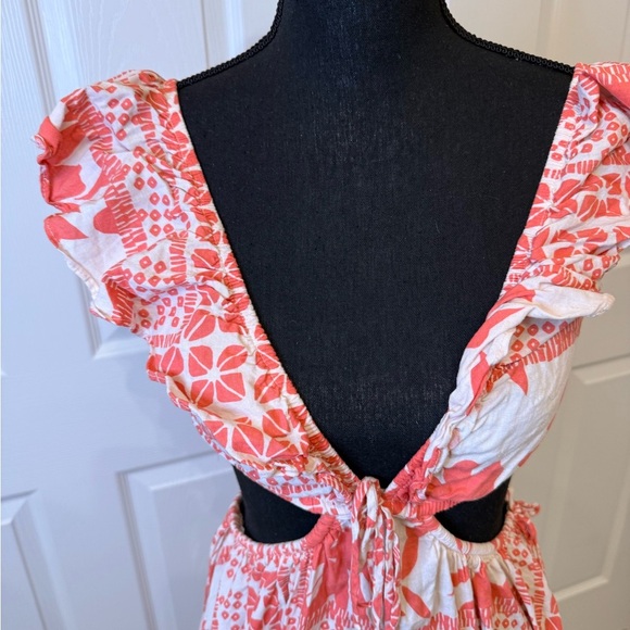 Floral Cutout Dress with Ruffle Sleeves - Picture 5 of 6